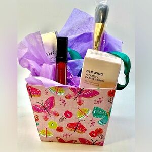 SALE Skincare/Makeup Basket NWT